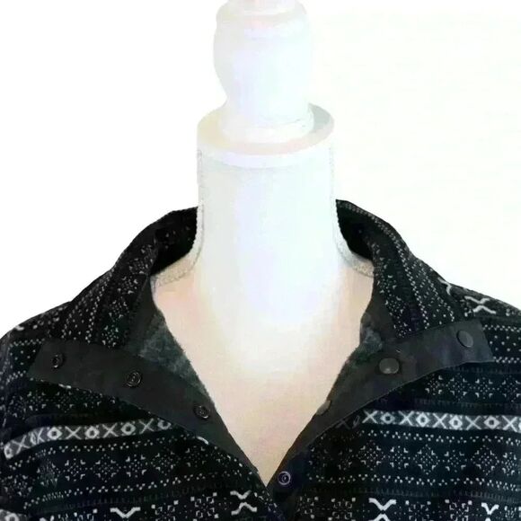 Jachs Cabin New York Fair Isle Black Fleece Pullover Size Medium - Picture 2 of 9